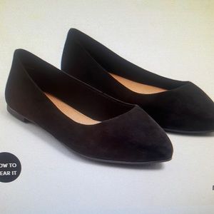 Pointed toe flat, black faux suede (WW)